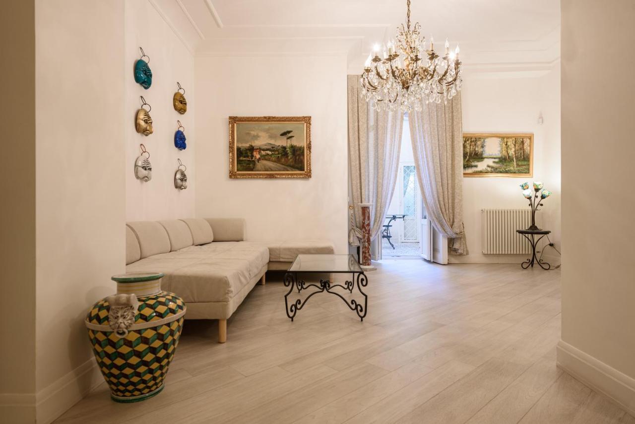 Palazzo Dello Spagnolo Suite 那不勒斯 外观 照片