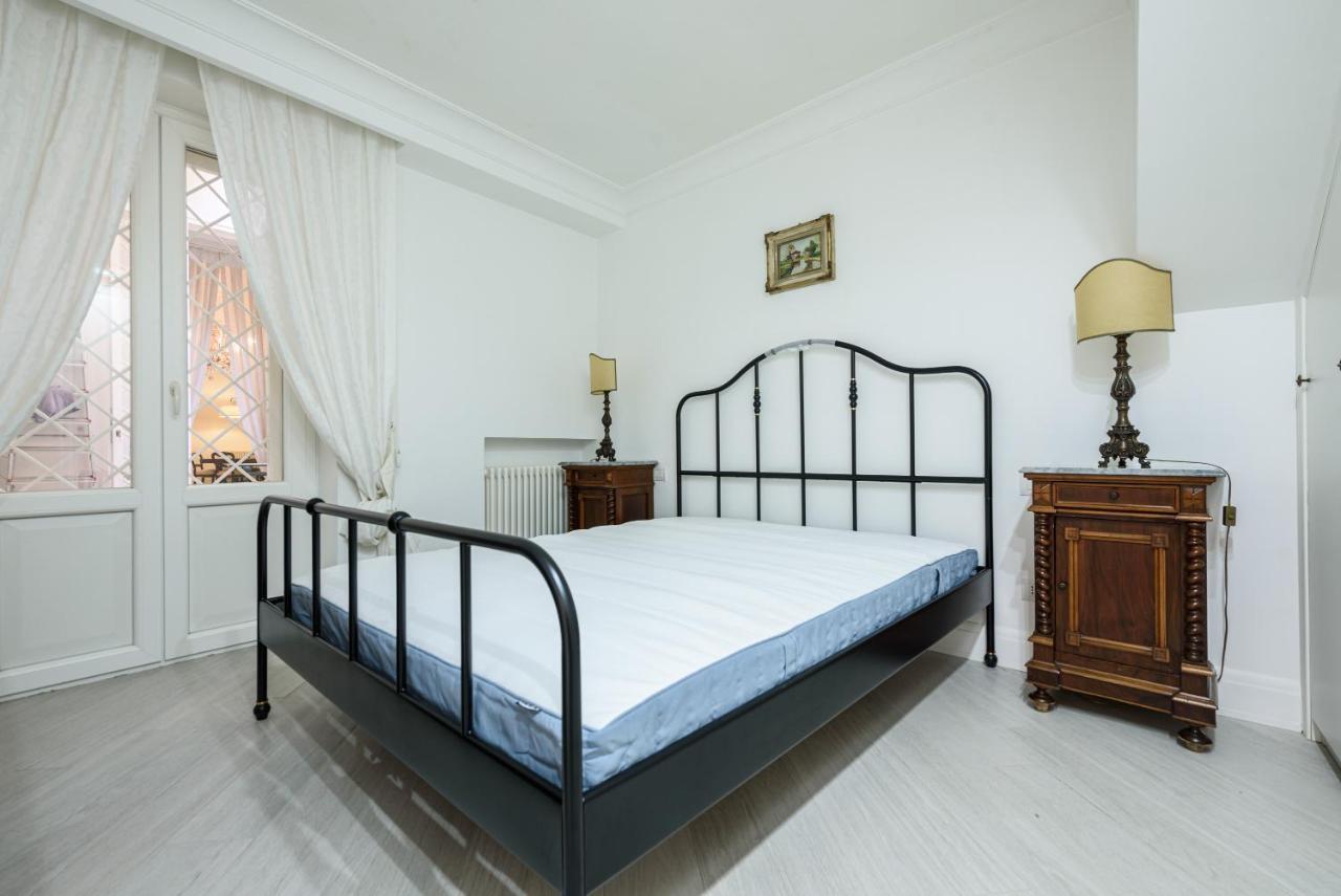 Palazzo Dello Spagnolo Suite 那不勒斯 外观 照片