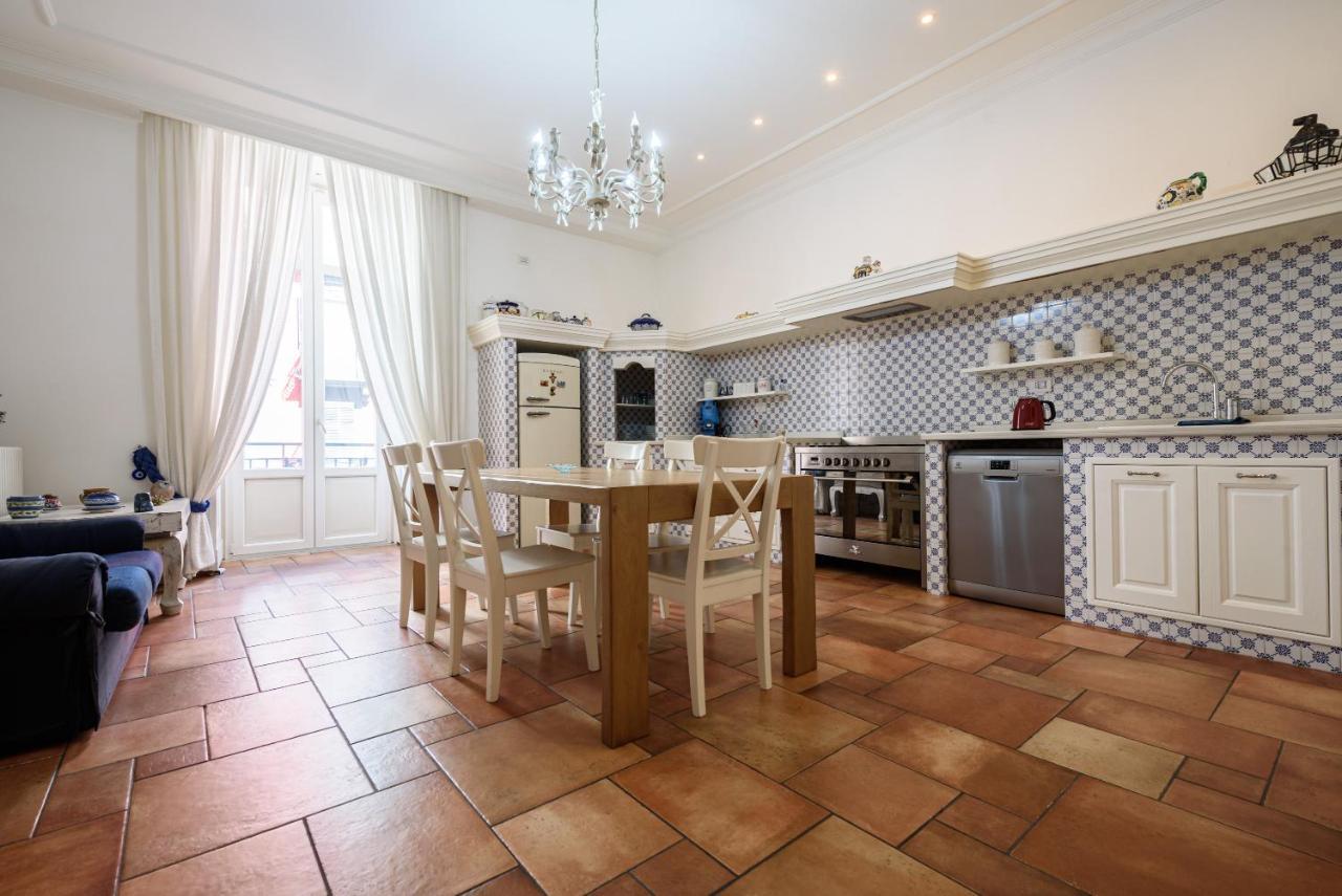 Palazzo Dello Spagnolo Suite 那不勒斯 外观 照片