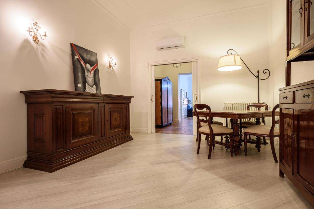 Palazzo Dello Spagnolo Suite 那不勒斯 外观 照片