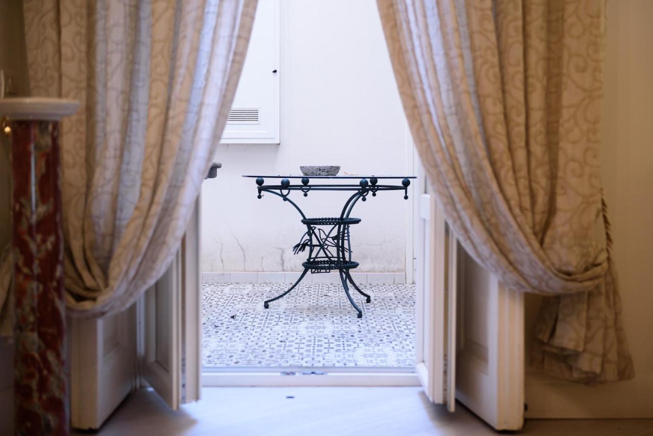 Palazzo Dello Spagnolo Suite 那不勒斯 外观 照片