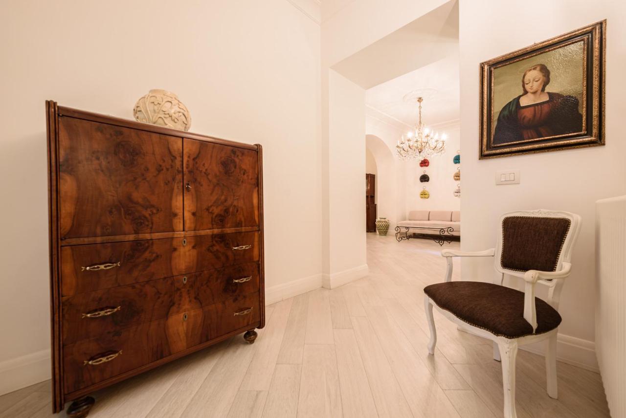 Palazzo Dello Spagnolo Suite 那不勒斯 外观 照片